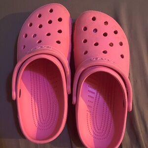 LIGHT PINK CROCS